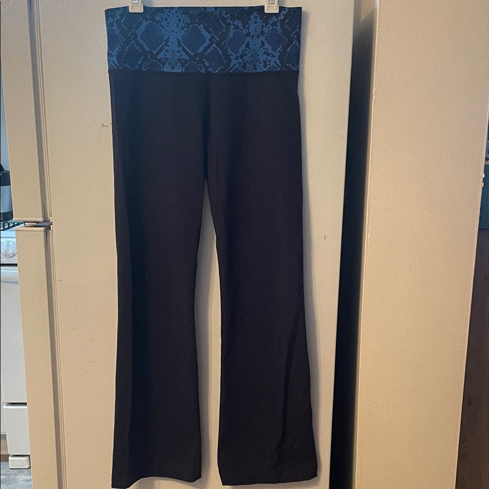 Lululemon Black Yoga Wide Leg Pants with Blue Patterned Waistband 31"‎ Inseam